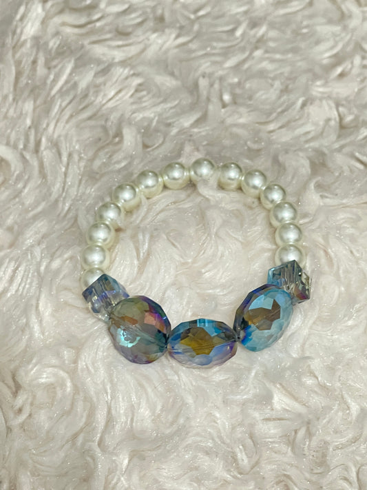 Pearl and aquamarine accent  chunky bracelet